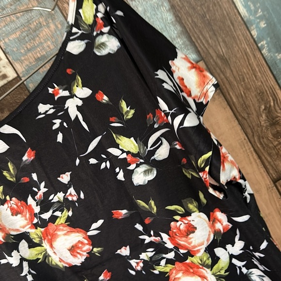 Cyan style medium floral T-shirt top - Picture 15 of 16